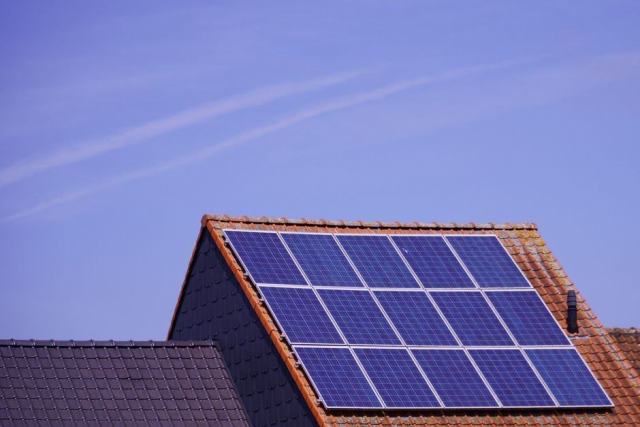 Énergies renouvelables : comprendre les sources propres et les utiliser chez soi Énergies renouvelables : comprendre les sources propres et les utiliser chez soi