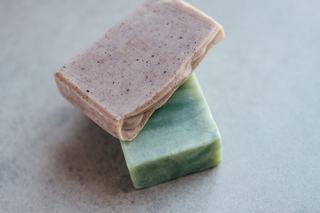 Réussir un savon saponifié à froid sans se brûler
